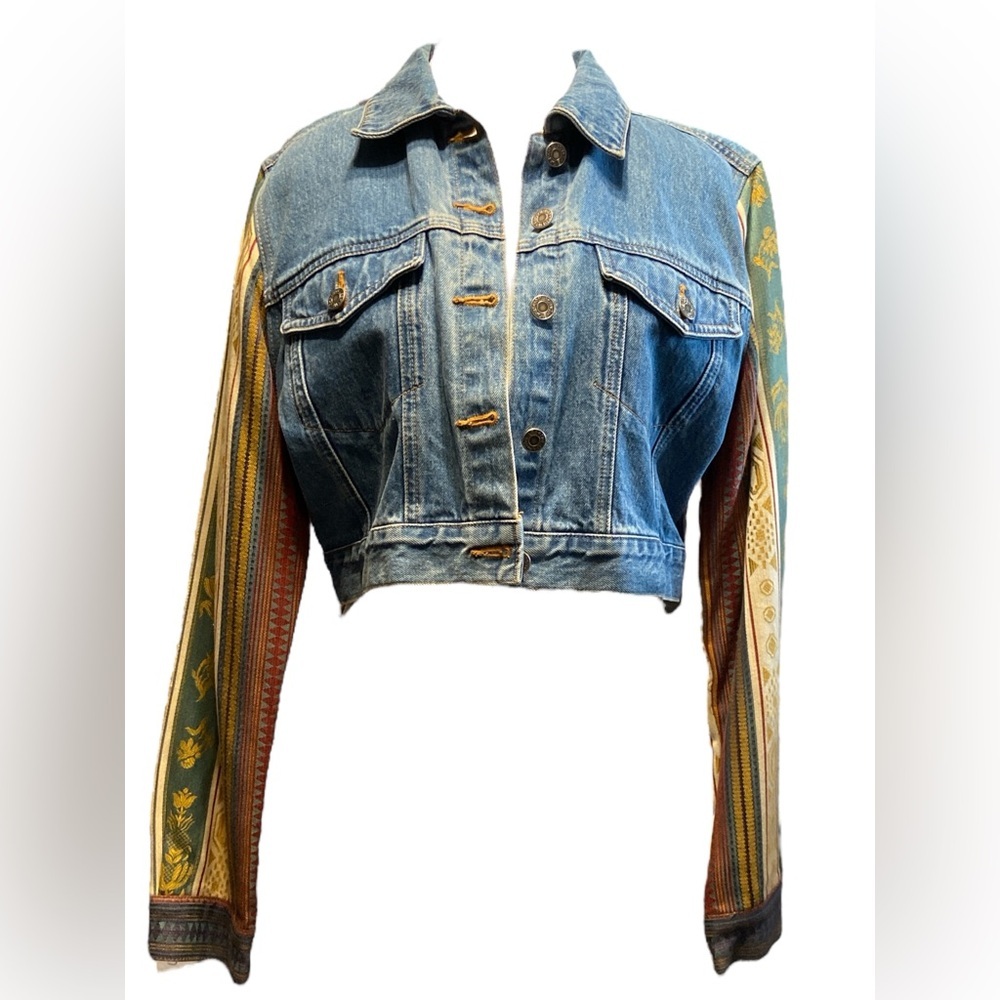 GAP denim jacket with gorgeous almost tapestry kind of arms. Size large